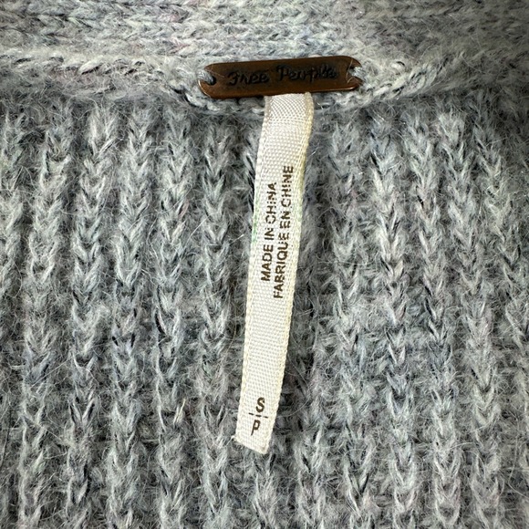 Free People Cardigan Womens Small Alpaca Blend Gray Knit Metal Buttons Oversized - Picture 5 of 9